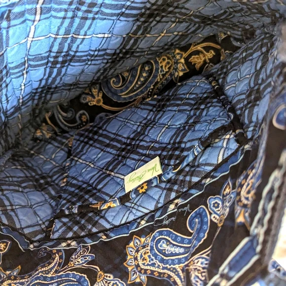 Vera Bradley over the shoulder bag - Picture 5 of 5